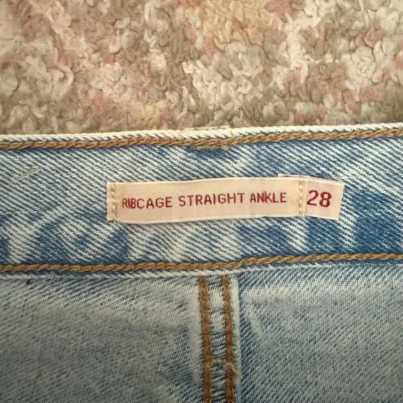 Levi’s Ribcage Straight Ankle Lightwash Jeans - Picture 4 of 9